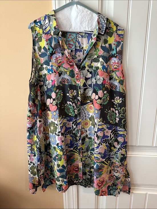Johnny Was Tops - Johnny Was Multicolor Floral Sleeveless Button-Front Blouse